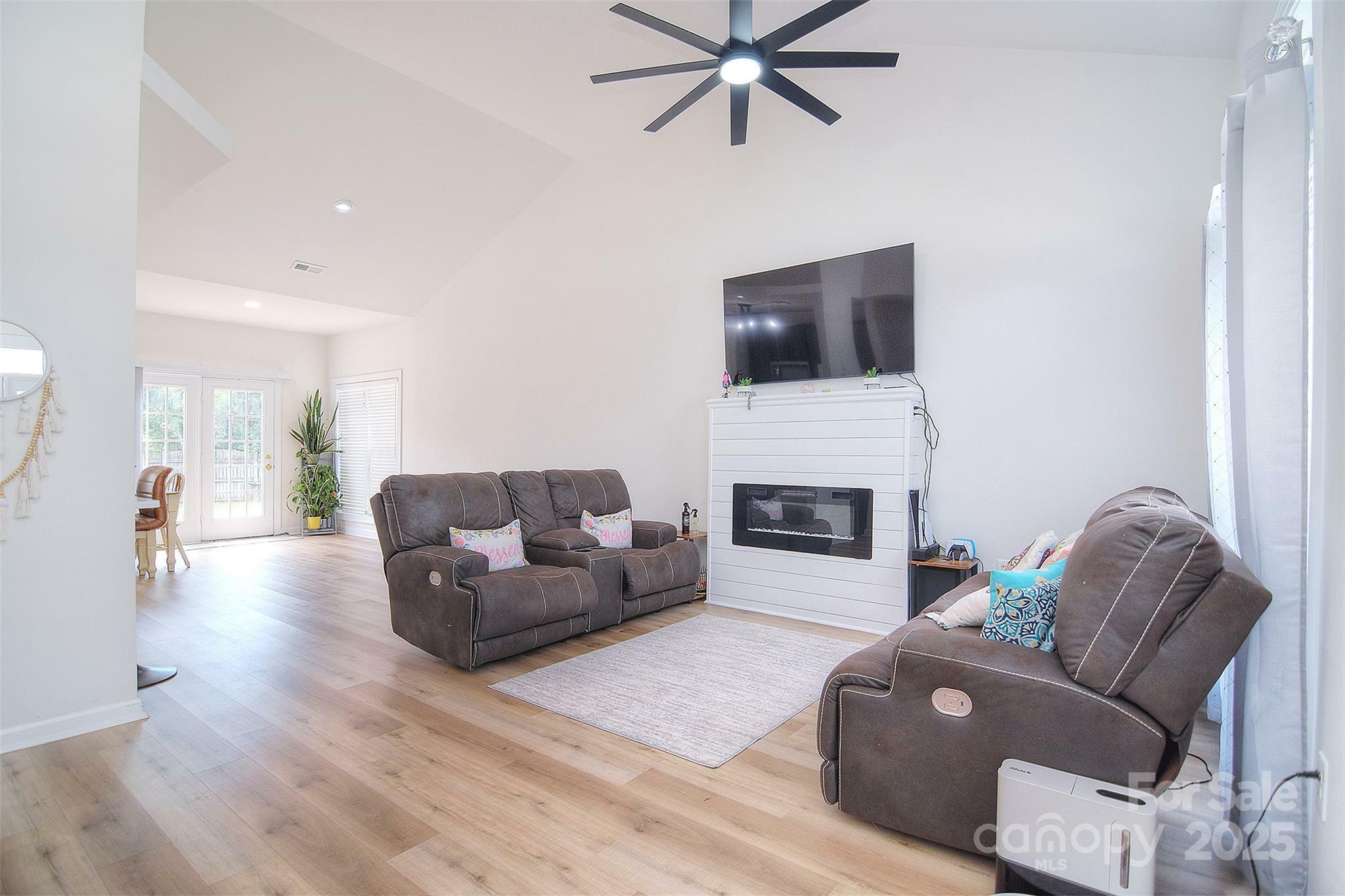 Property Photo: 2836 Rosemeade Drive NC 28110