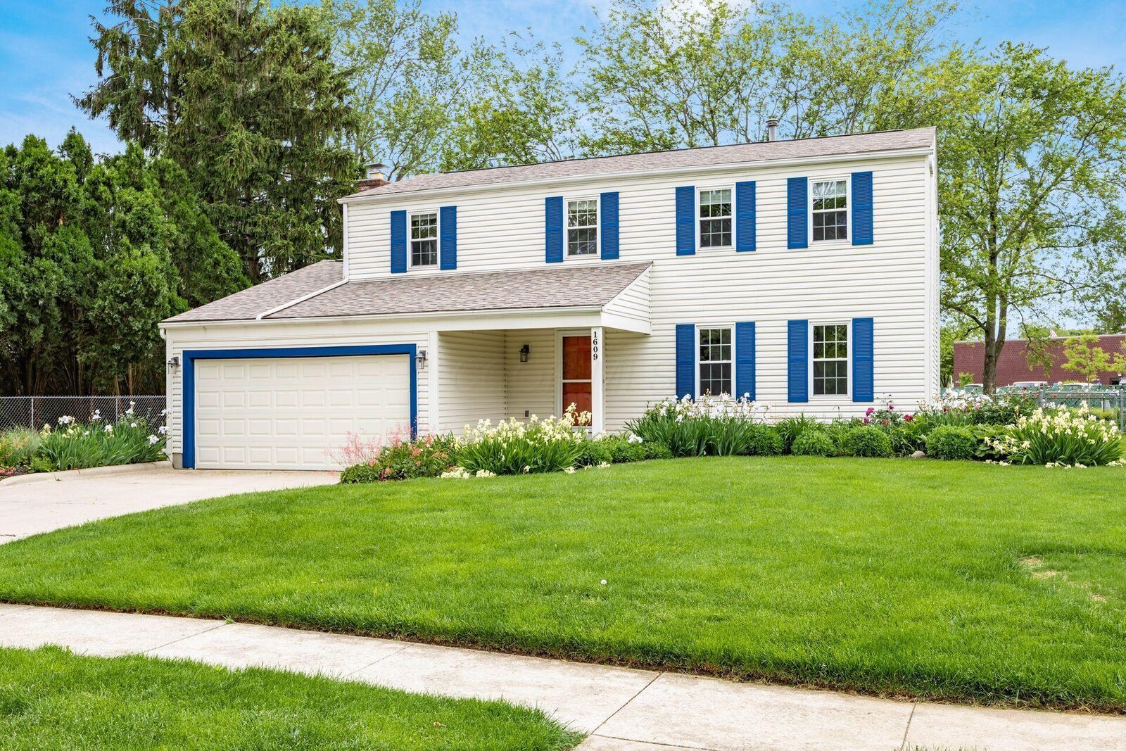 Property Photo:  1609 Slade Avenue  OH 43235 