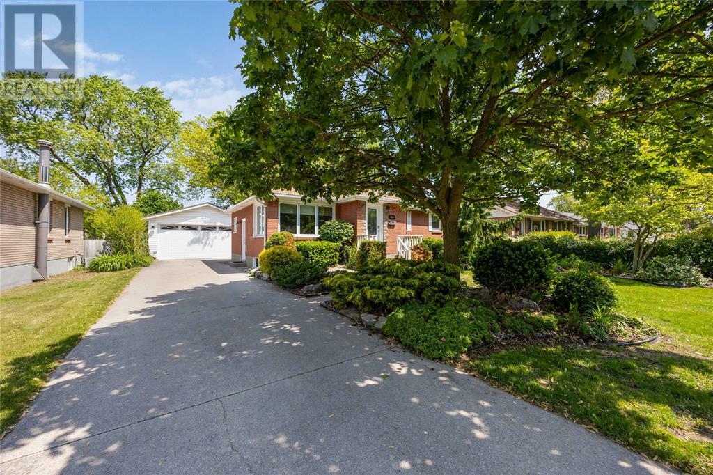 Property Photo: 948 Kemsley Drive ON N7V 2M8