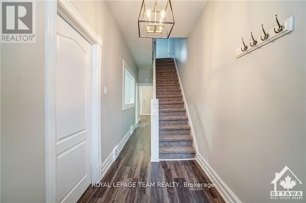 Property Photo: 308-310 Cumberland Street ON K1N 7H9