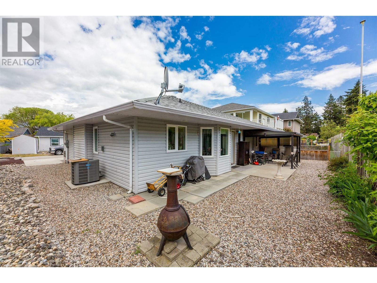 Property Photo: 683 Cougar Street BC V1H 2A1