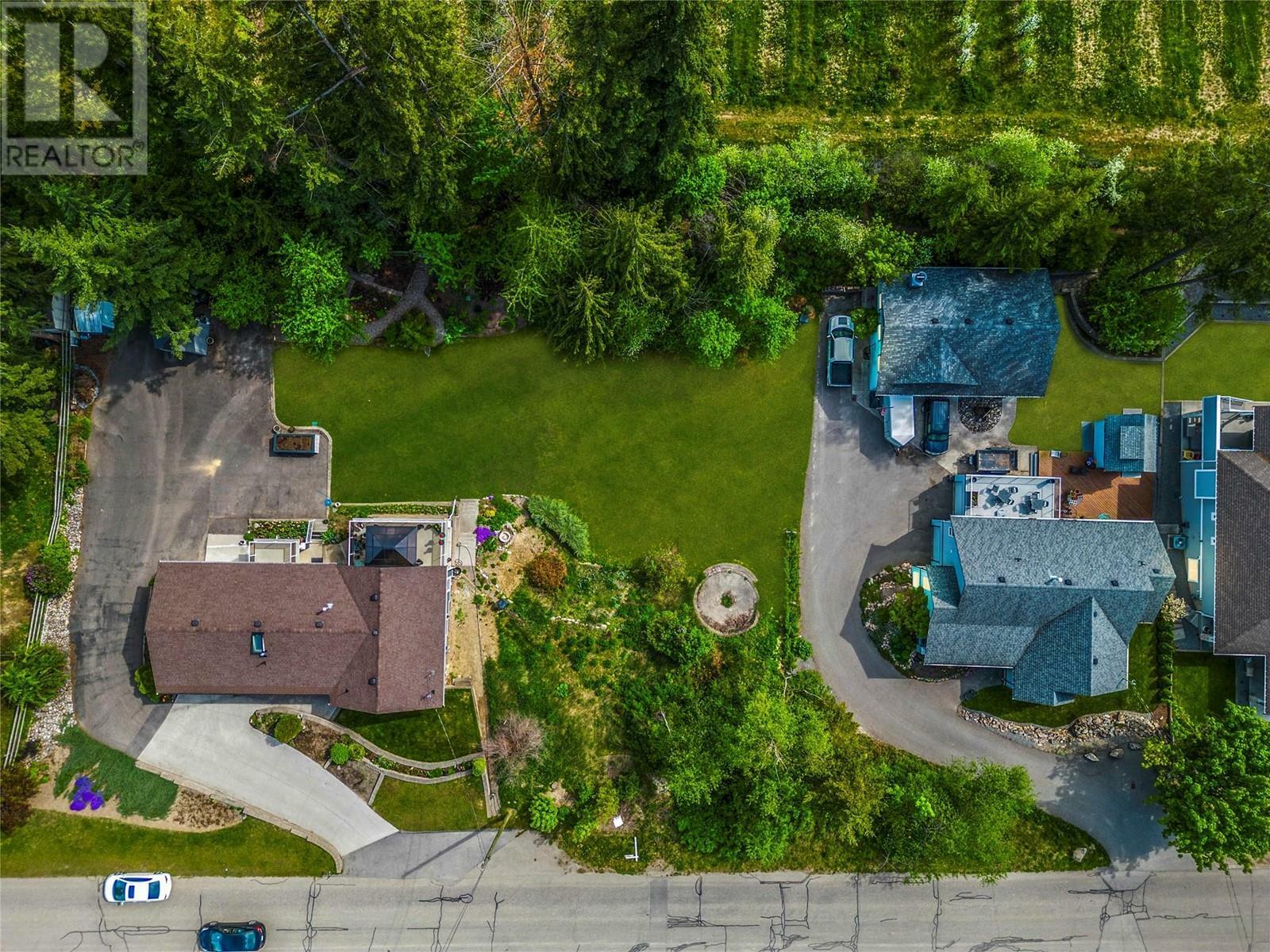 Photo de la propriété:  3150 16th Avenue Northeast  BC V1E 2Y7 