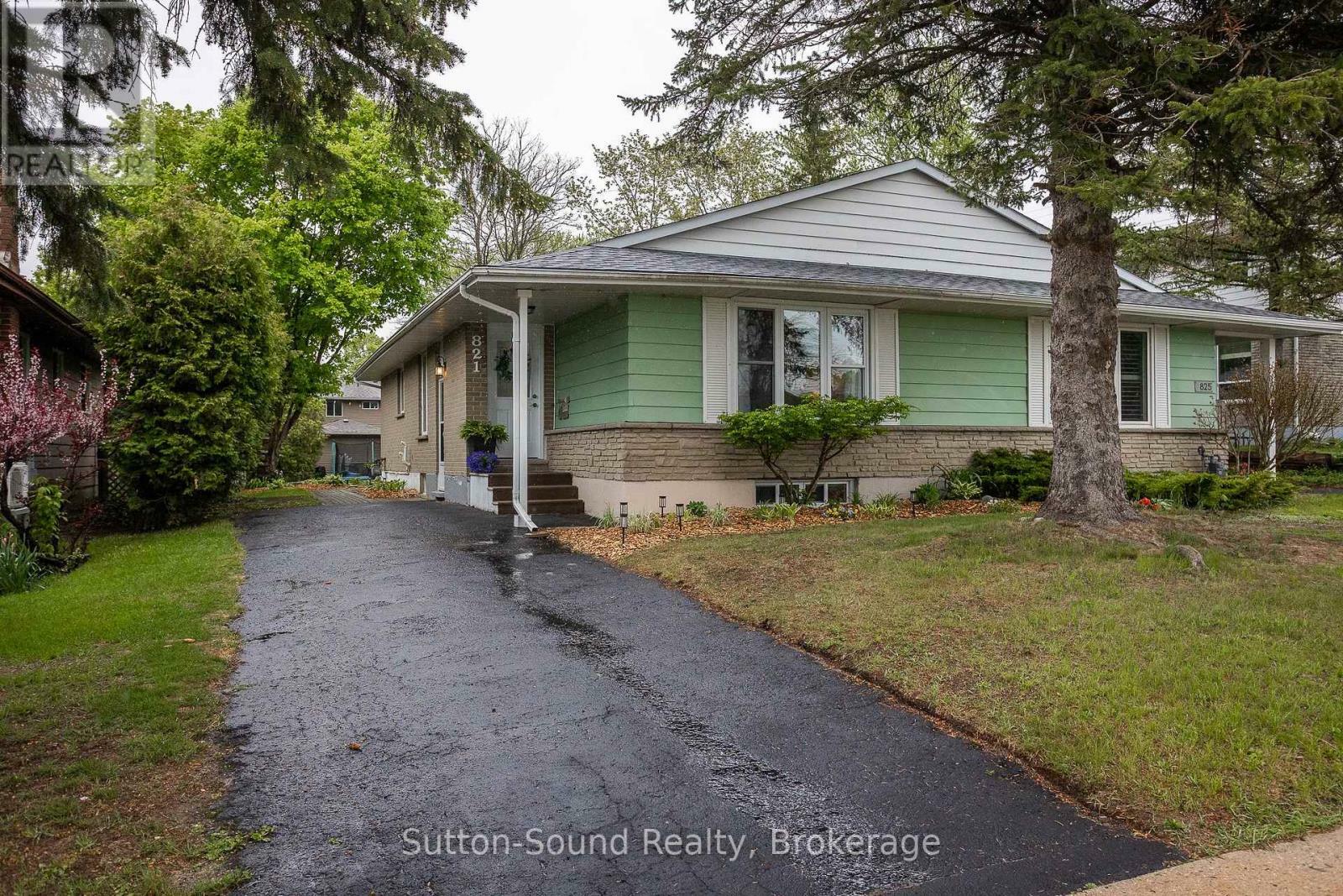 Property Photo:  821 Gustavus Street  ON N0H 2C4 