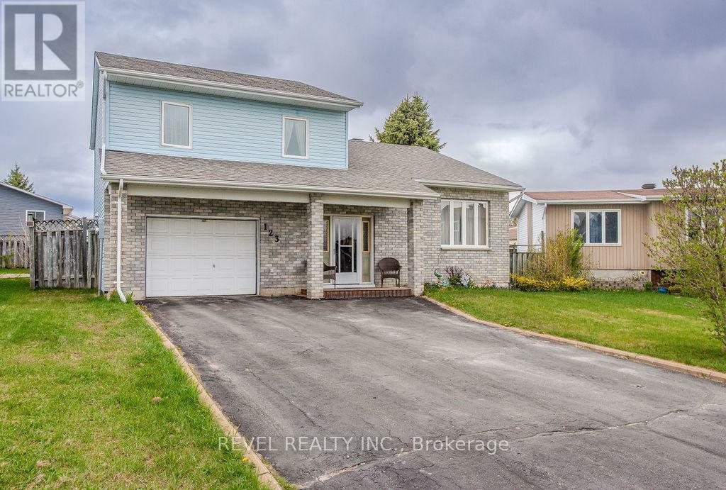Property Photo: 123 Girdwood Crescent ON P0N 1K0