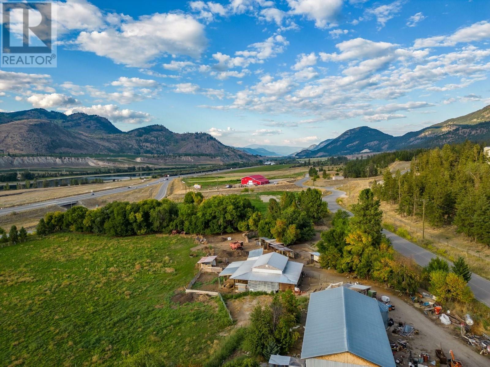 Property Photo: 1585 Lance Road BC V0E 2P0