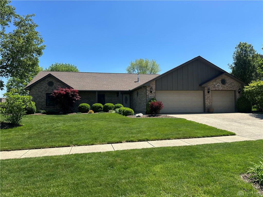 Property Photo: 1222 Woodland Meadows Drive OH 45377