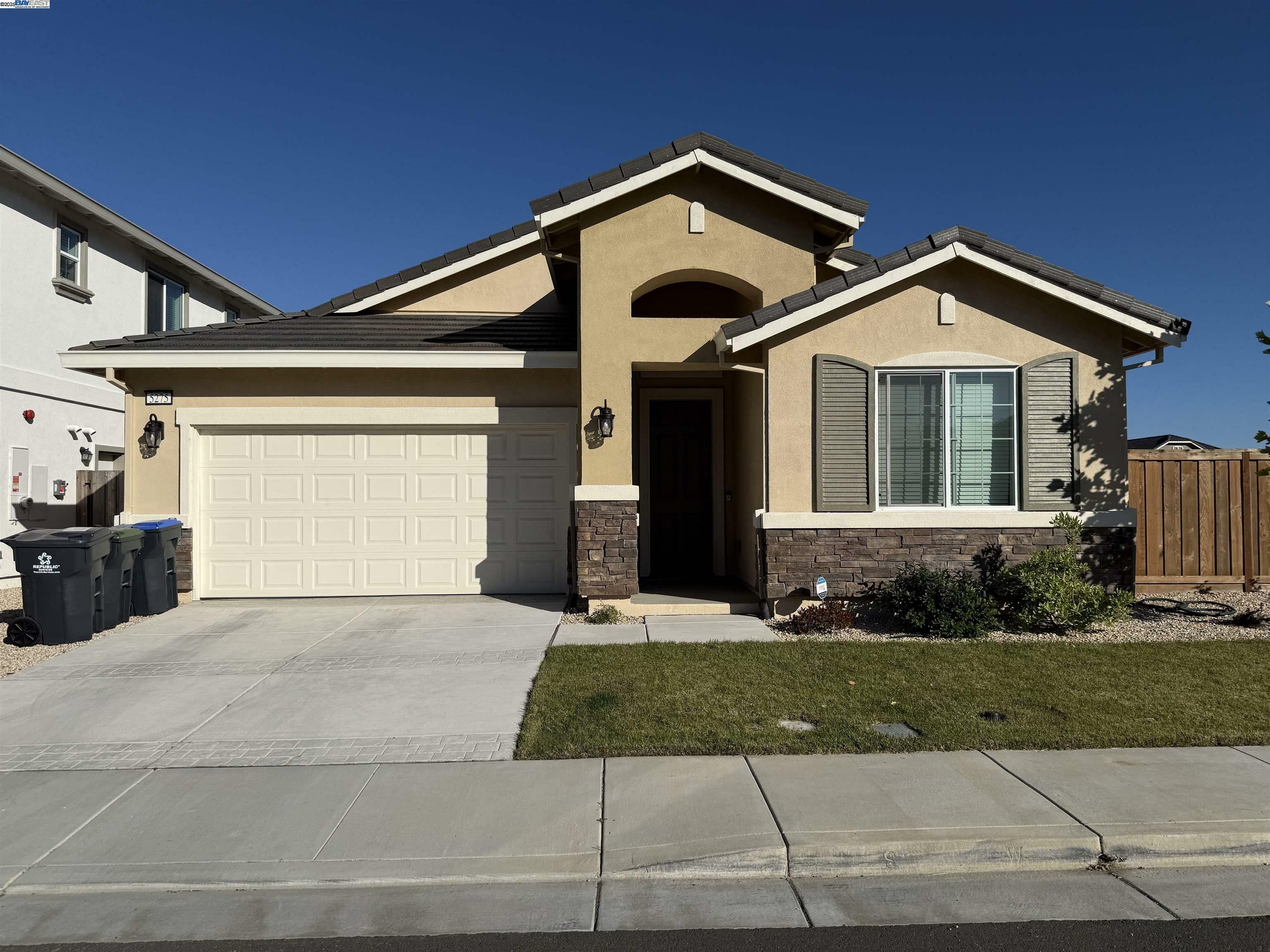 Property Photo: 5275 Waterleaf Ln CA 94534
