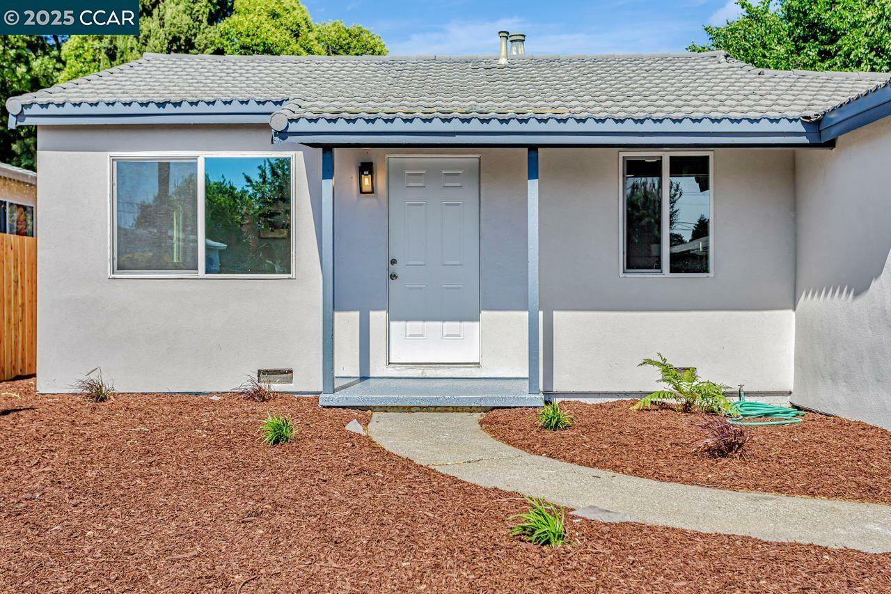 Property Photo: 168 Simonton St CA 94589