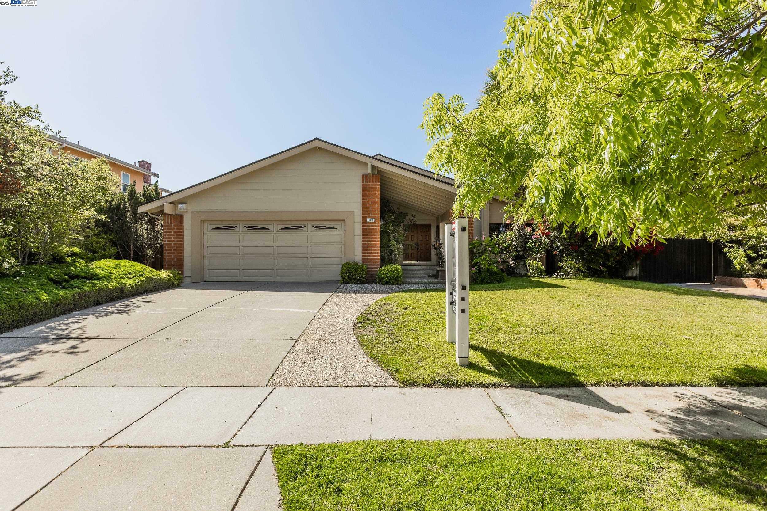 Property Photo: 960 Arikara Dr CA 94539