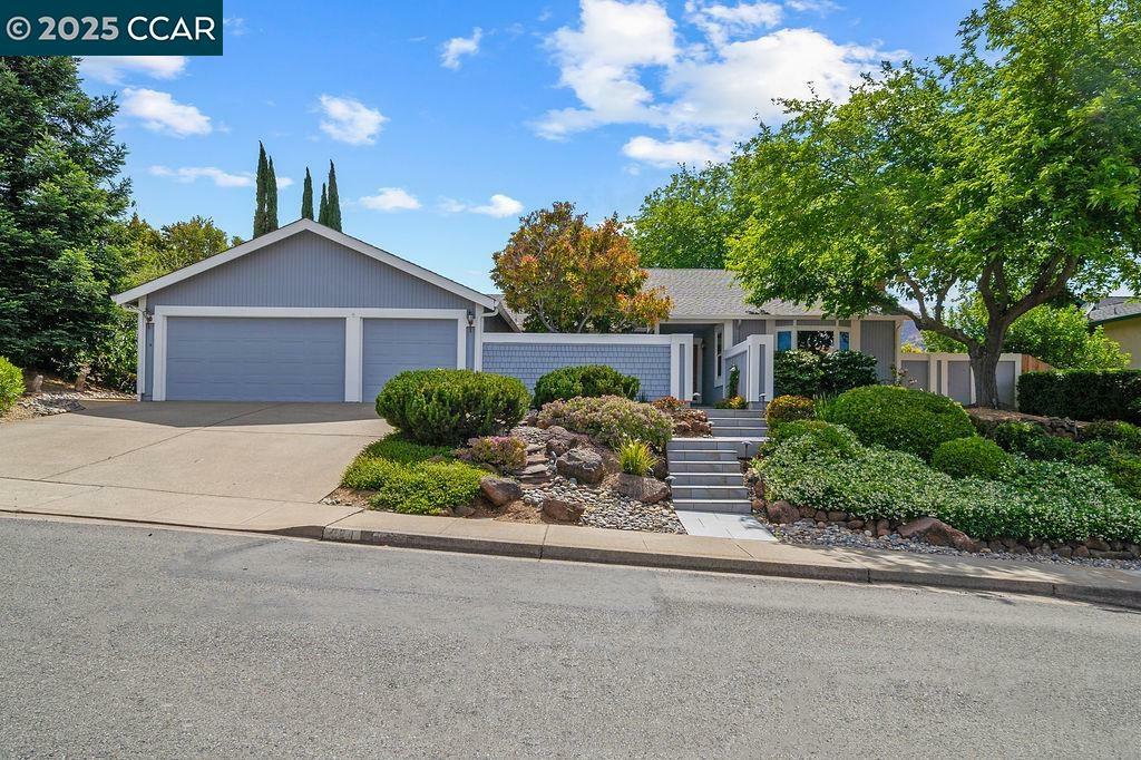 Property Photo: 224 Mountaire Pkwy CA 94517