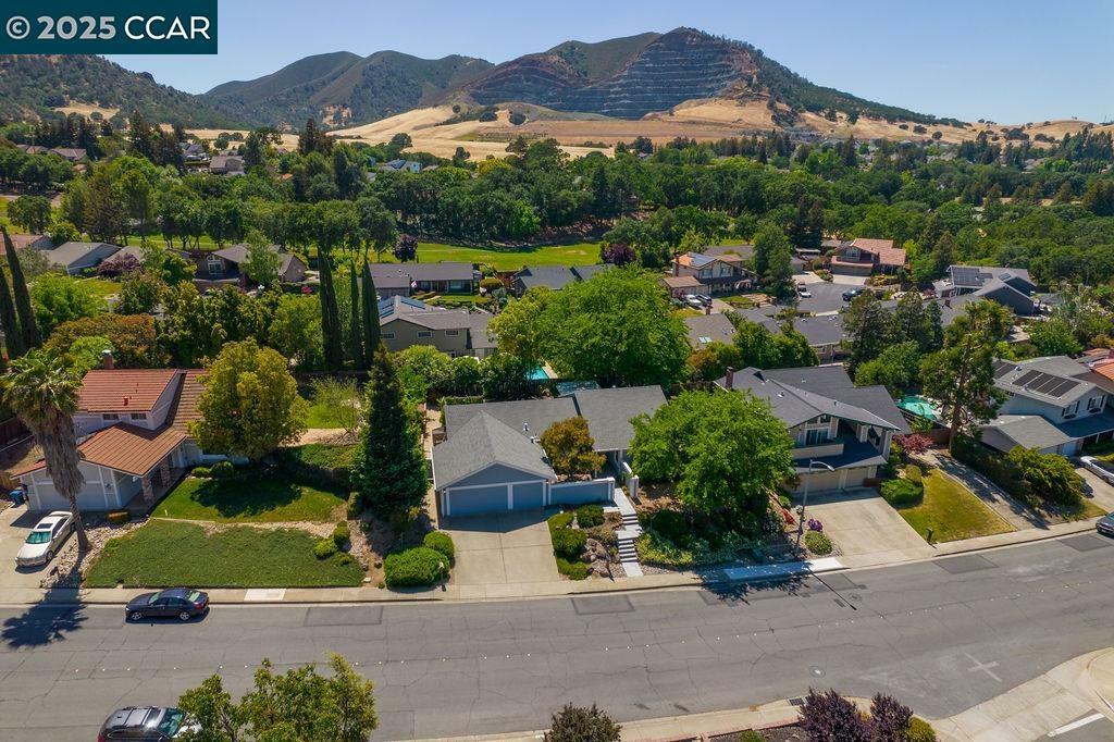 Property Photo: 224 Mountaire Pkwy CA 94517