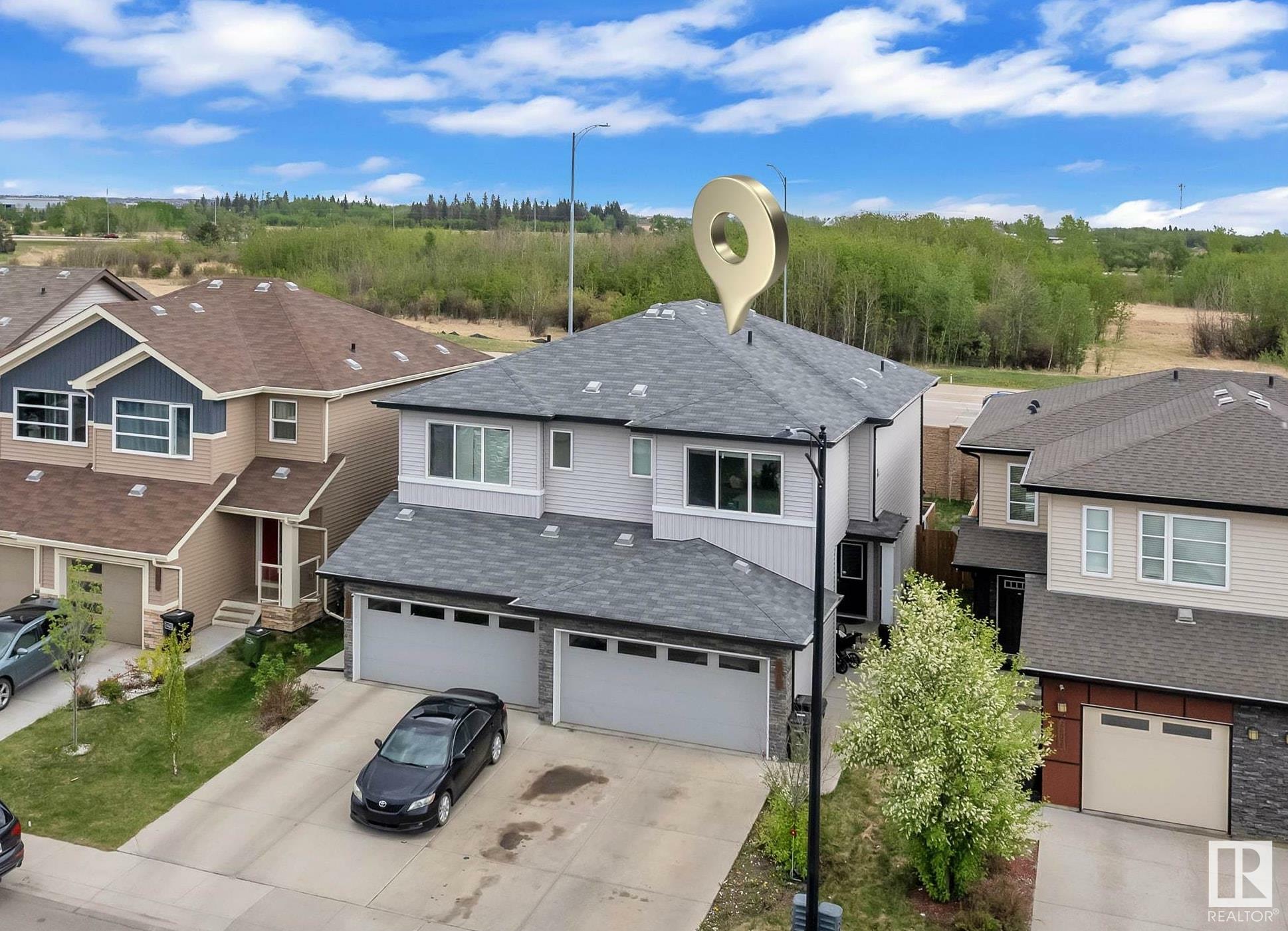 Property Photo:  2604 Casey Way SW  AB T6W 3N2 