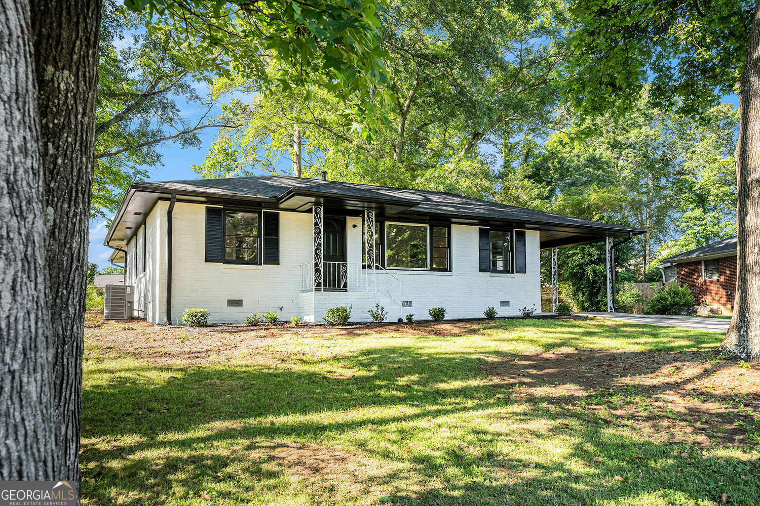 Property Photo: 1207 Ellington Drive GA 30260
