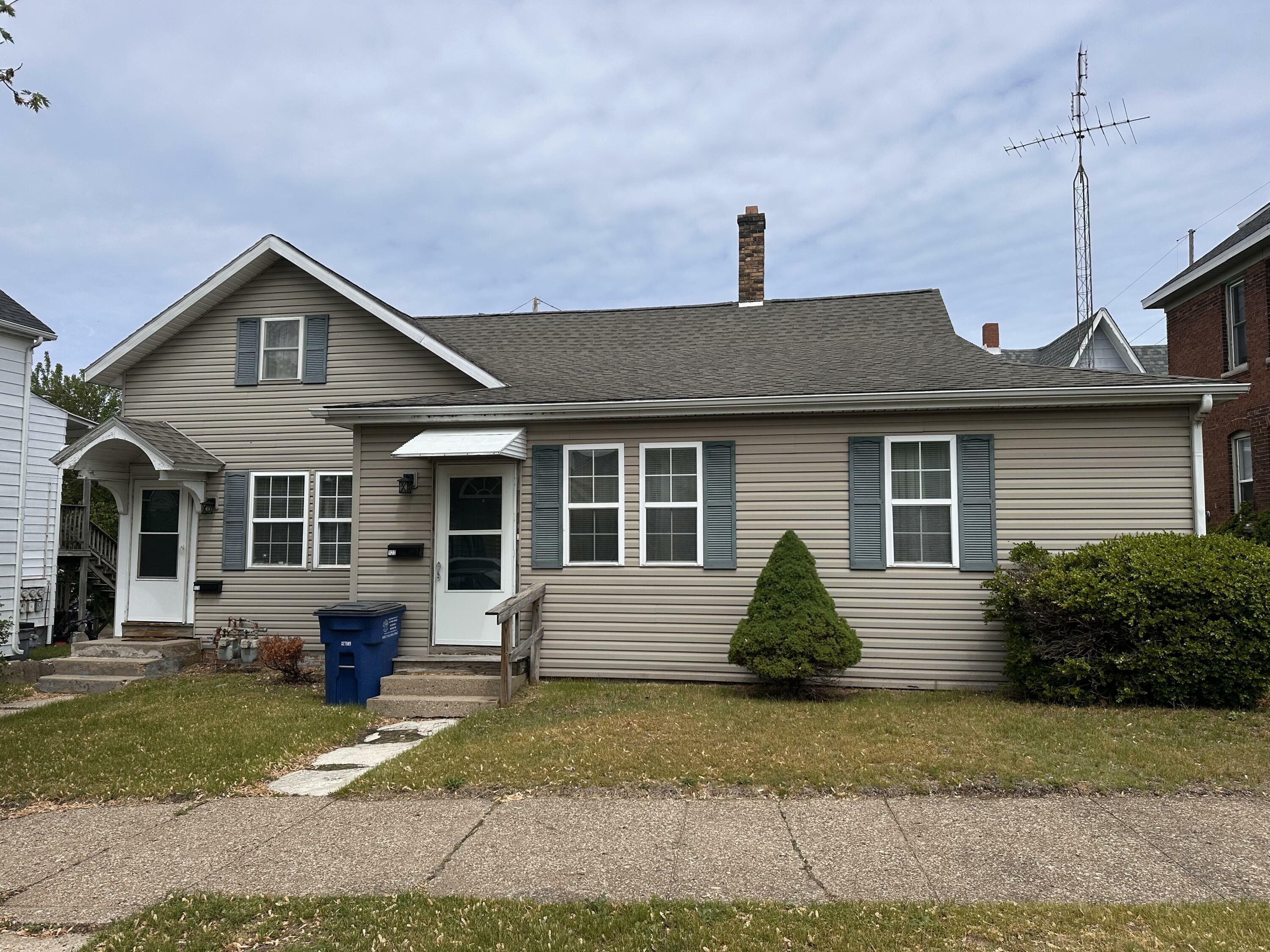 Property Photo: 122 E Warren Street IN 46360