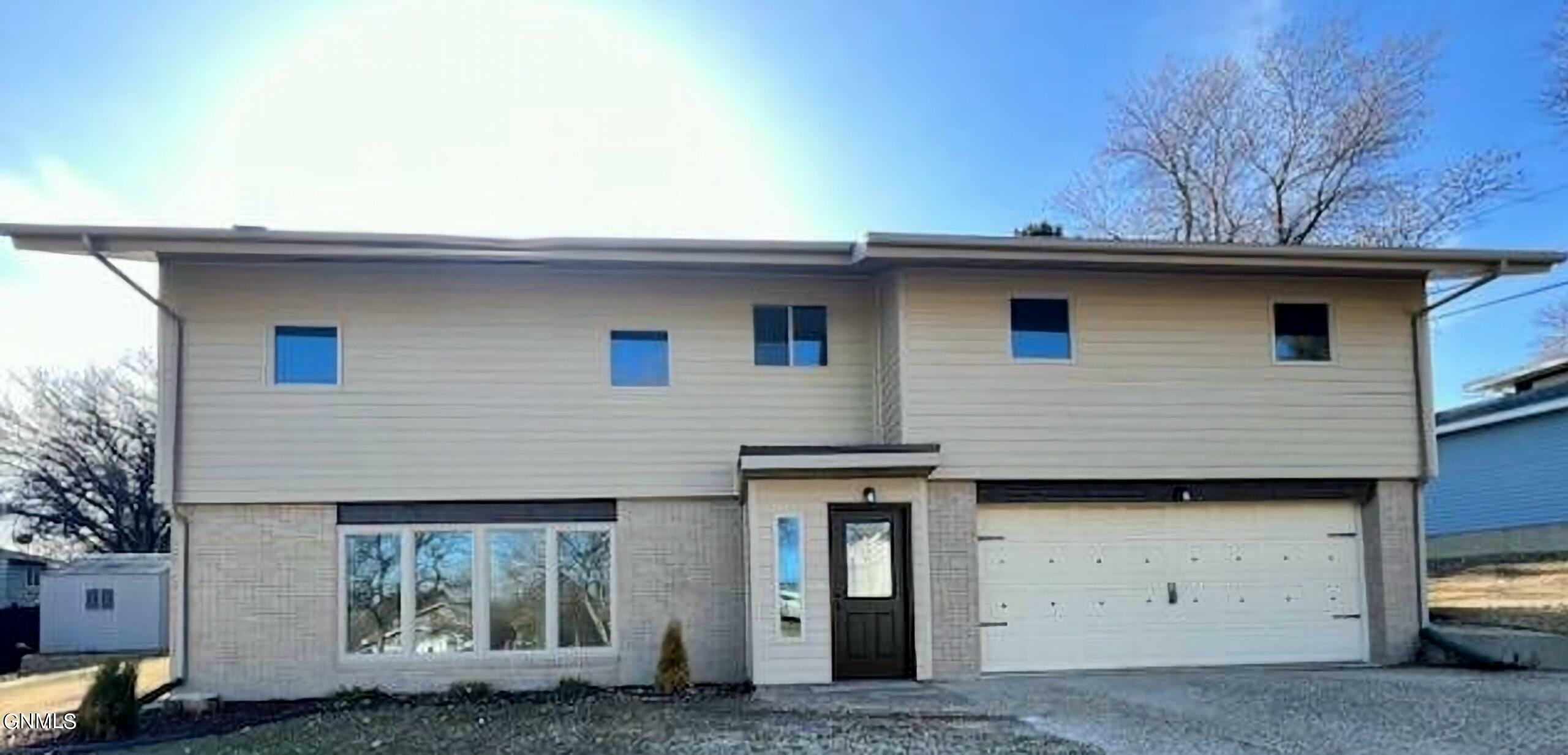 Property Photo: 1003 Harrison Drive NW ND 58703