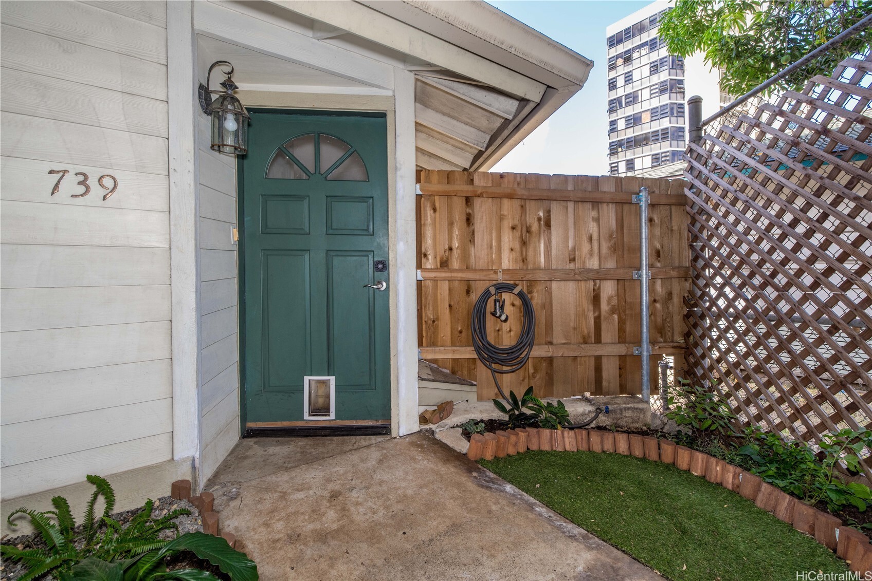 Property Photo: 739 Kinalau Place 1 HI 96813