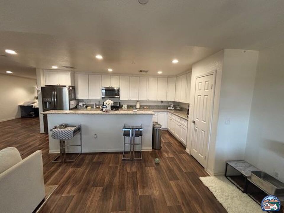 Property Photo: 916 Fieldbrook Ct CA 92251
