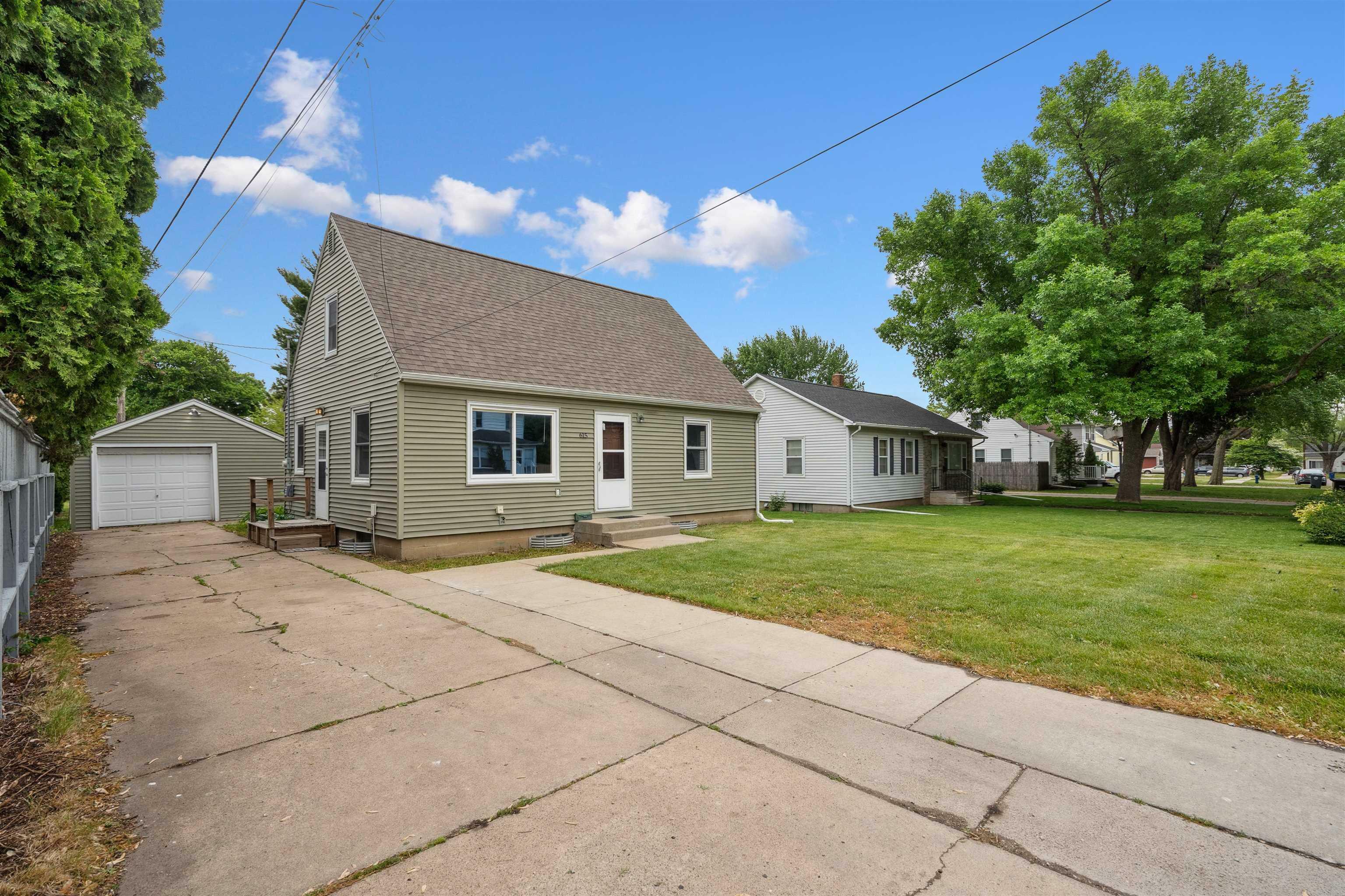 Property Photo: 615 Eureka Street IA 50702