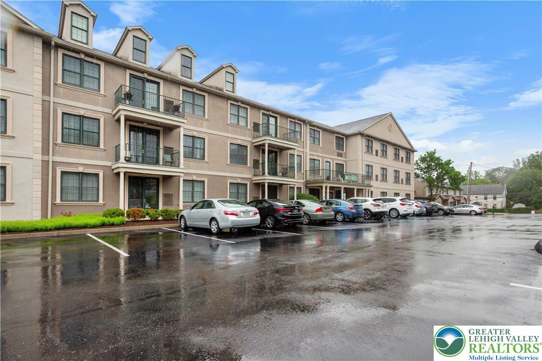 Property Photo: 2121 Hokendauqua Avenue 210 PA 18067