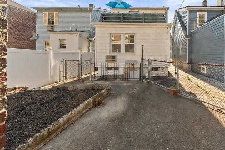 Property Photo:  1856 Edison Avenue  NY 10461 