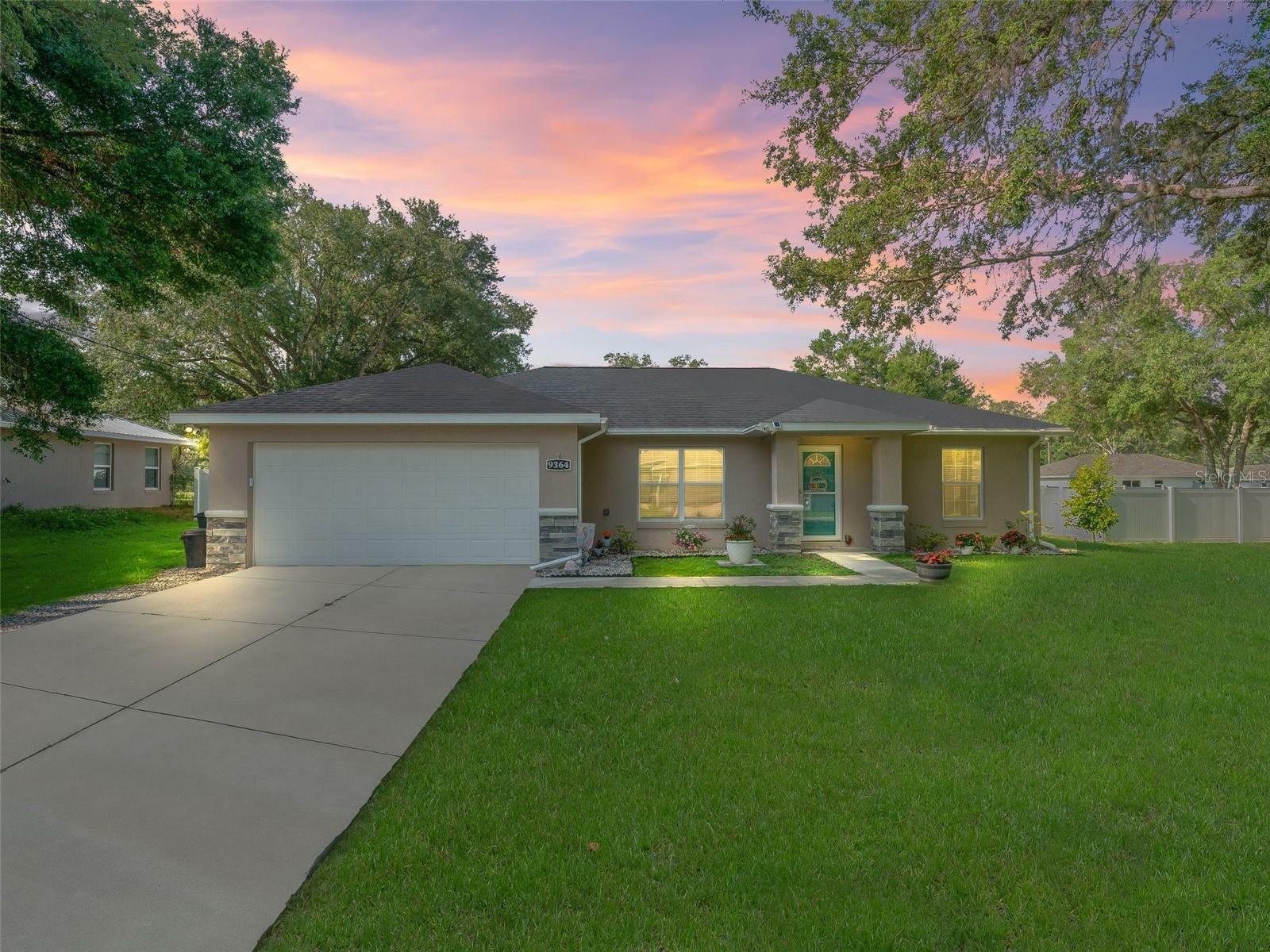Property Photo:  9364 SE 164th Place  FL 34491 
