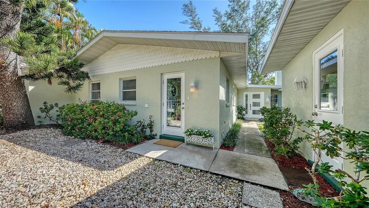 Property Photo: 120 Hammock Road FL 34216