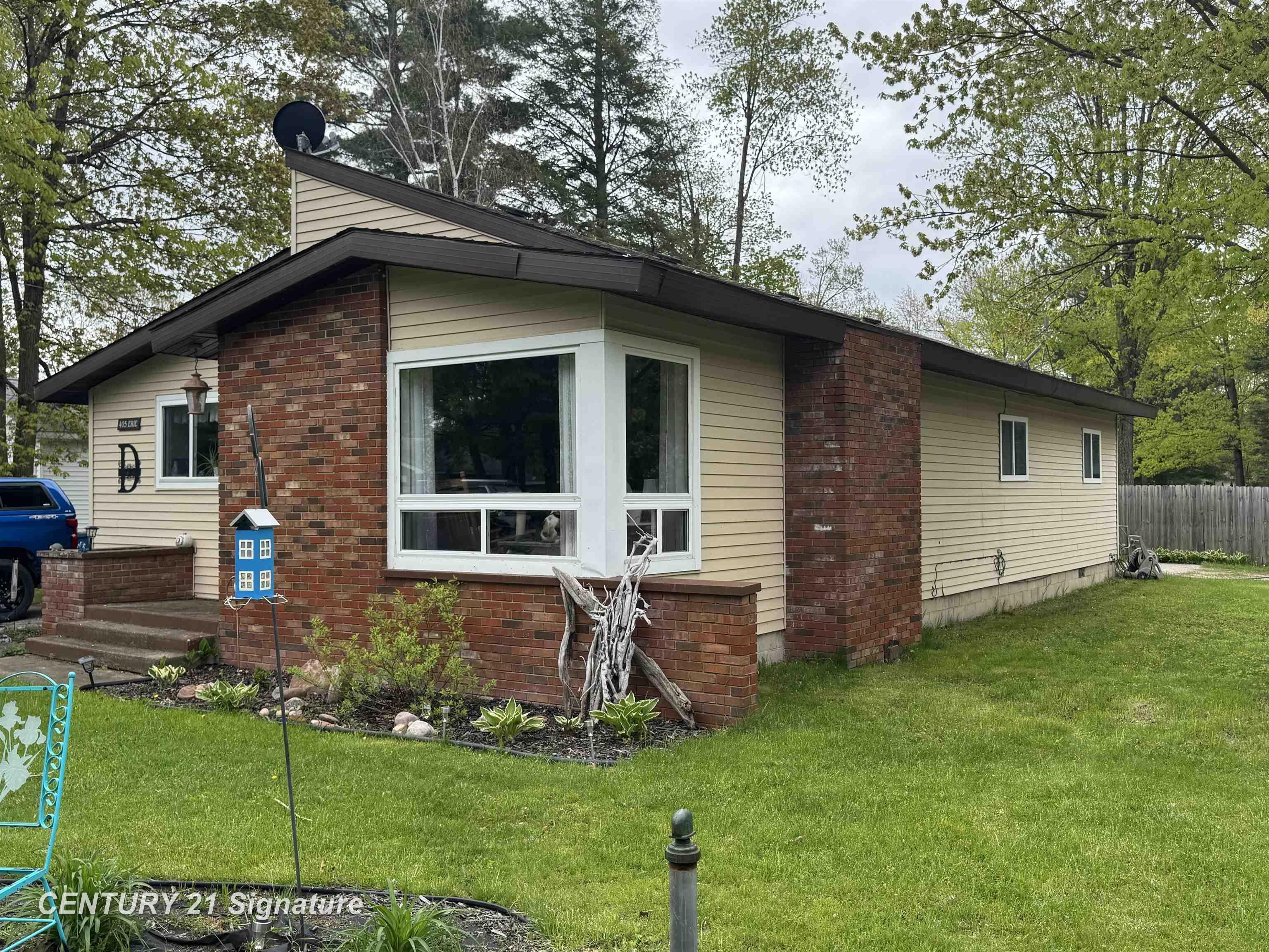 Property Photo: 405 Erie Street MI 48629