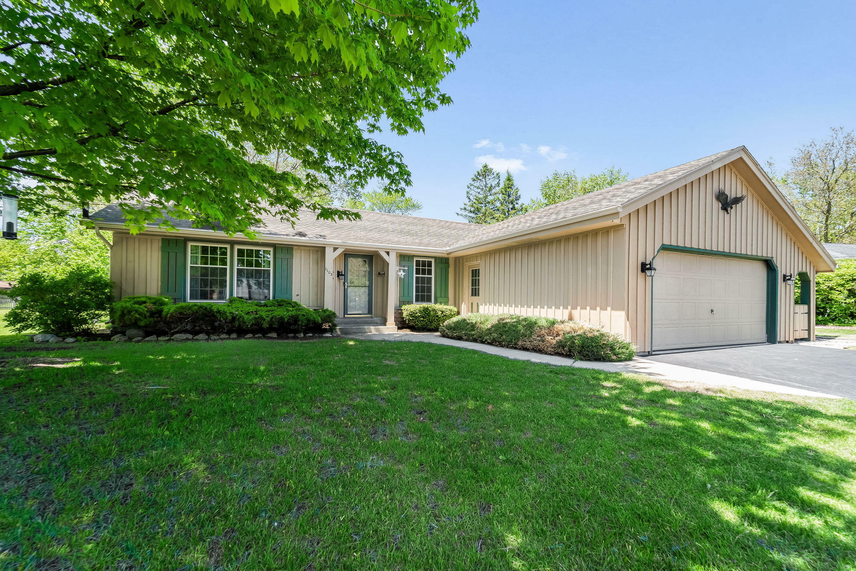 Property Photo: 1103 Eastern Trl - WI 53149