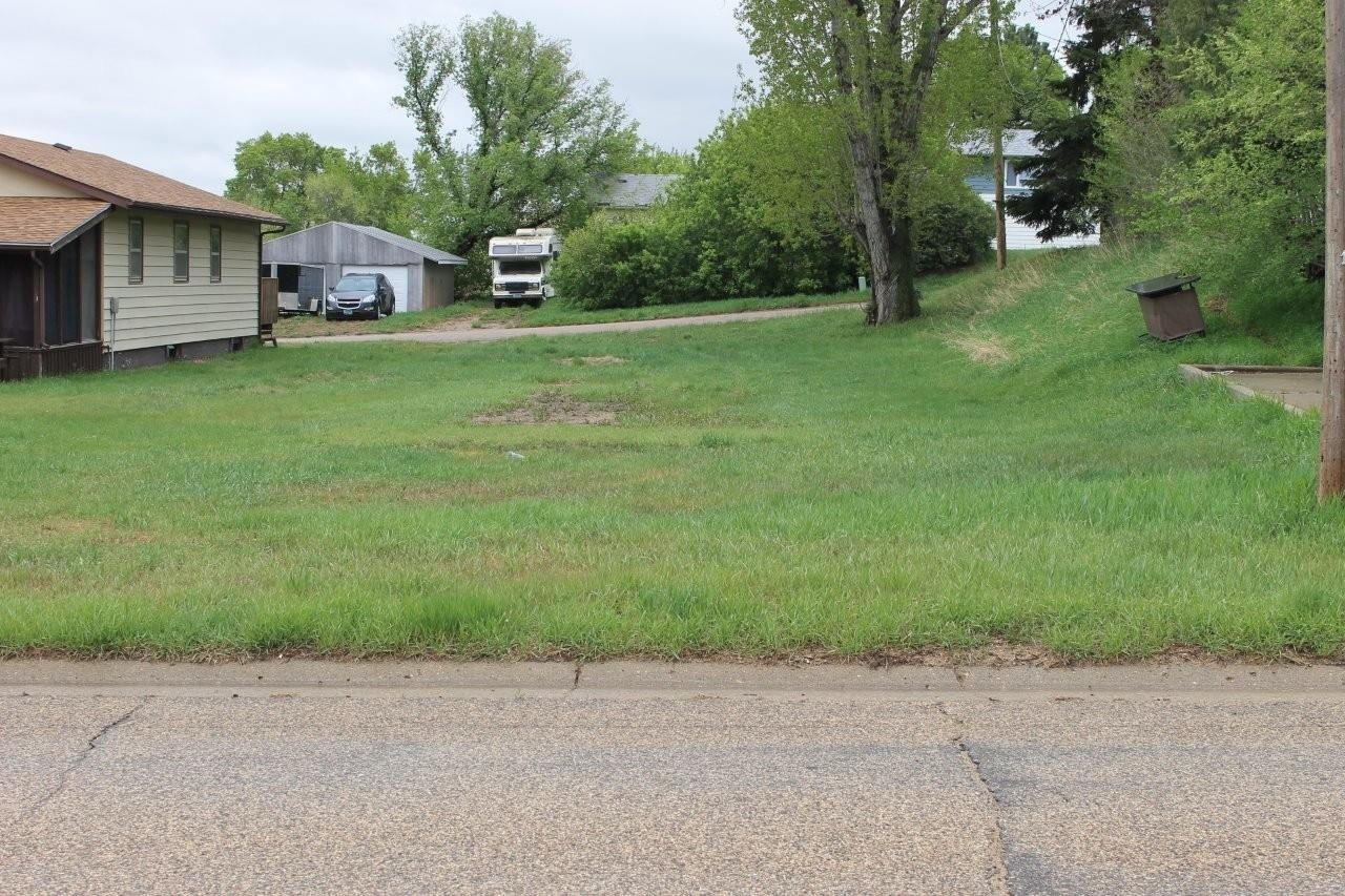 Property Photo: 9 2nd Ave ND 58722