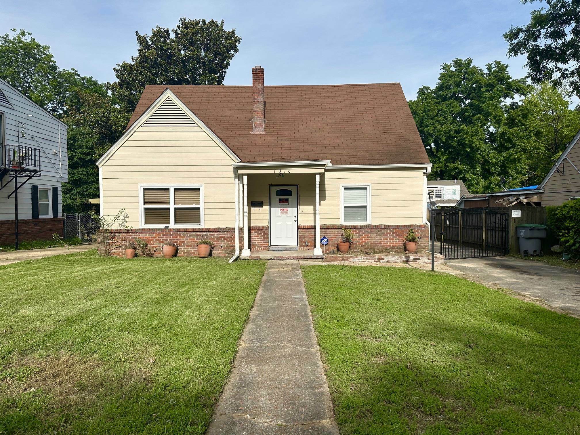 Property Photo: 1316 Foxcroft St TN 38111