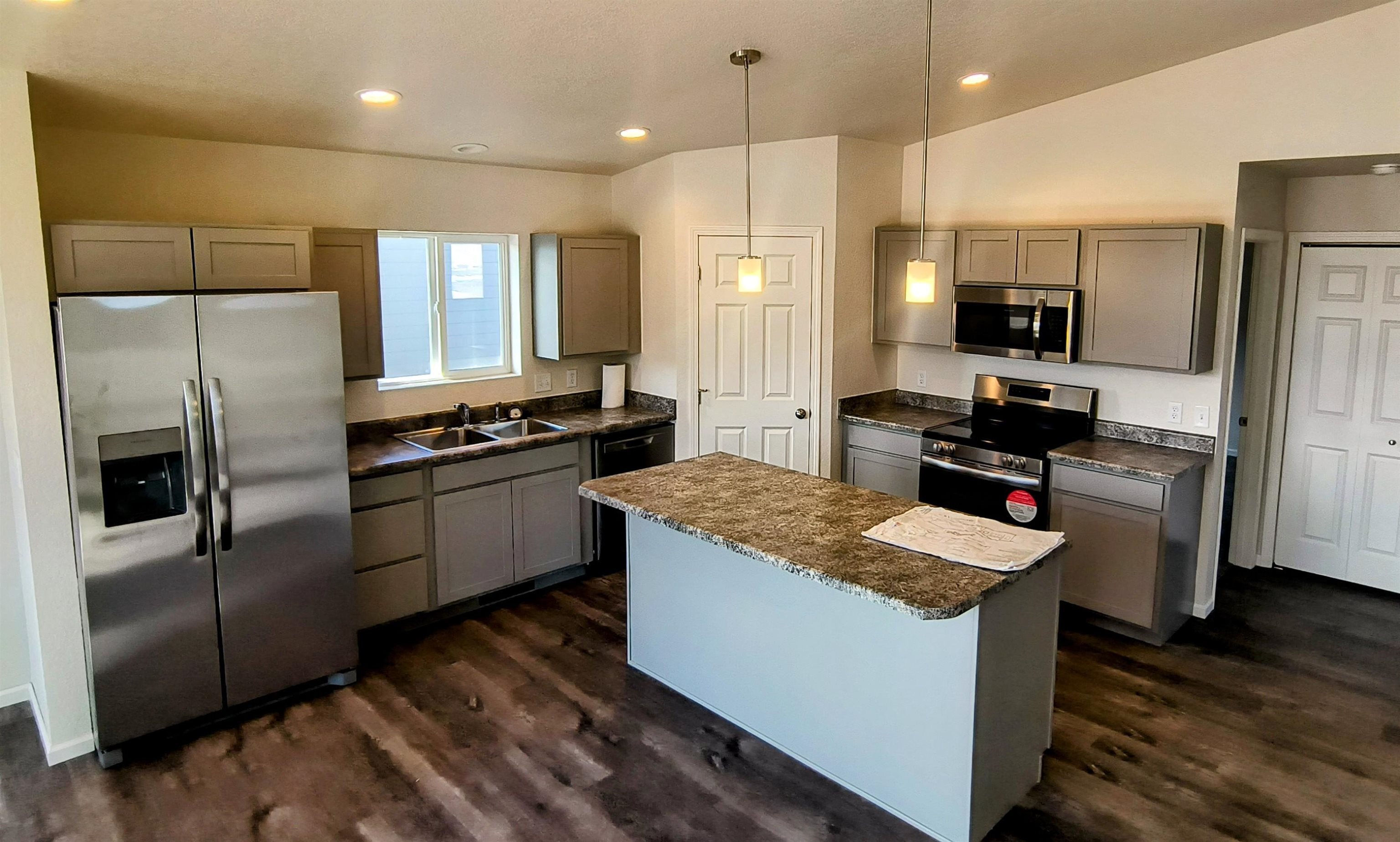 Property Photo:  833 Ridgeview Street  SD 57717 