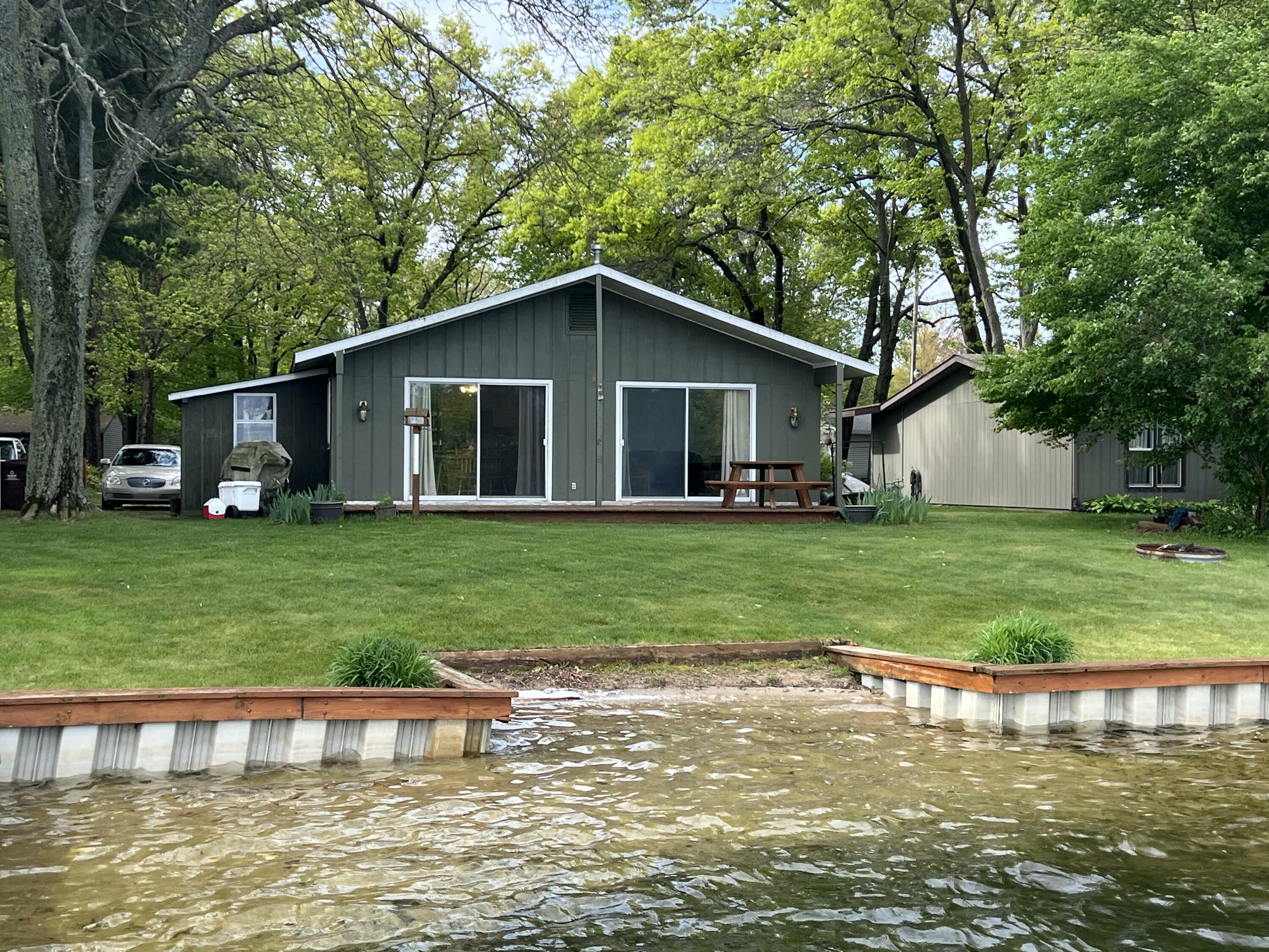 Property Photo:  8190 Shenandoah Lane  MI 49329 