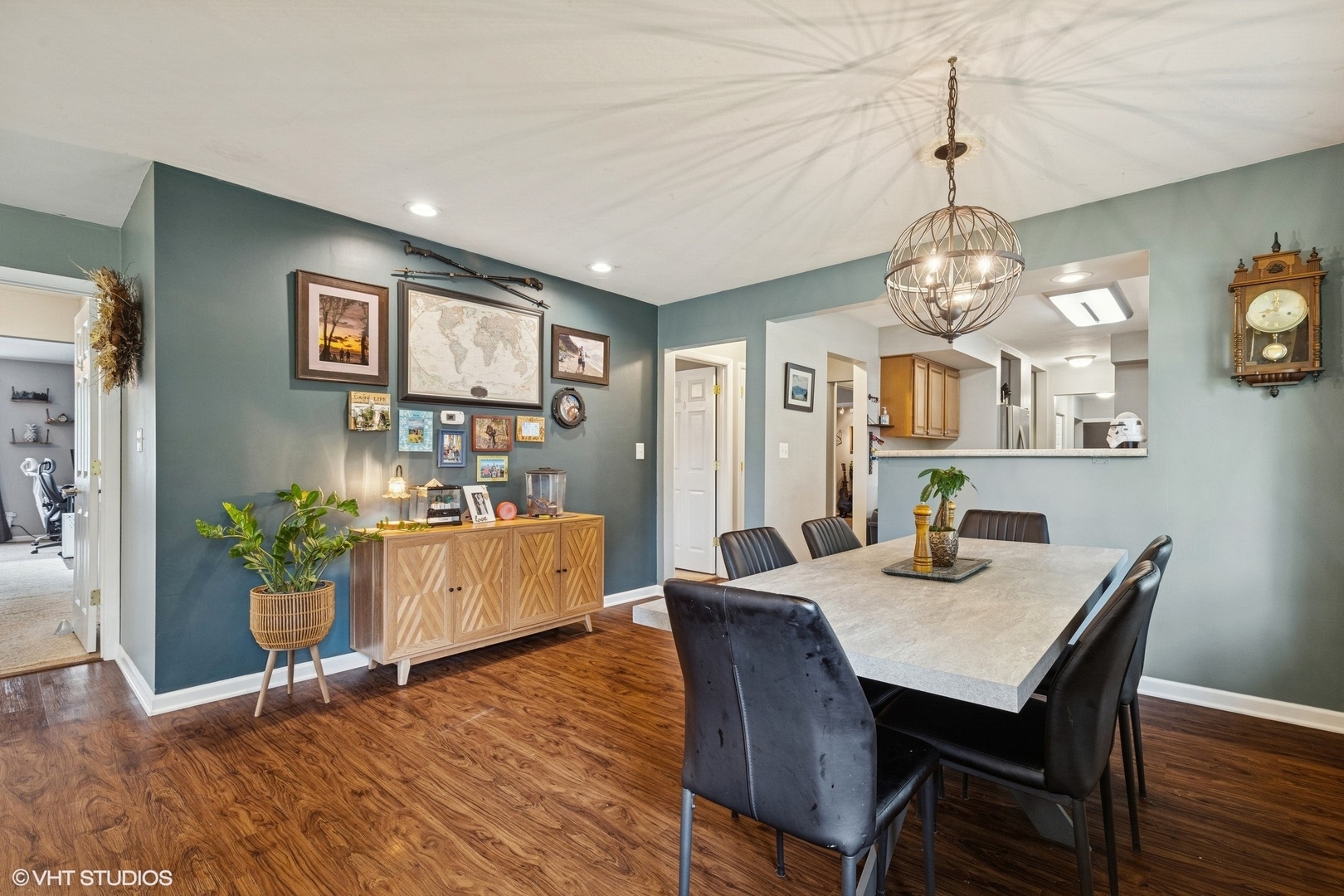 Property Photo: 1511 Lakeland Avenue IL 60050