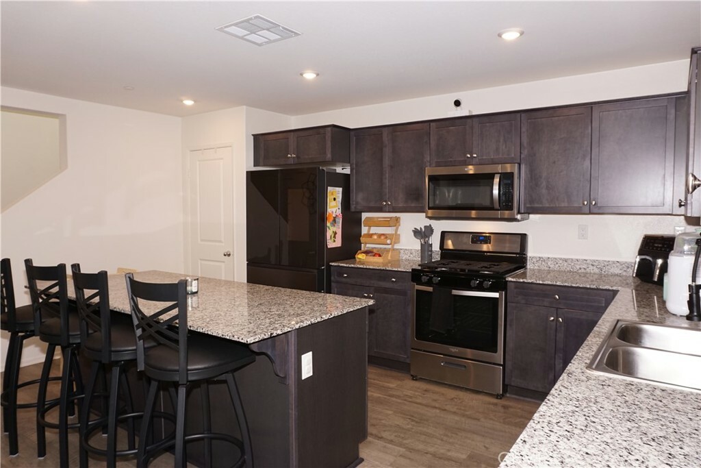Property Photo: 1322 Division Court CA 92543