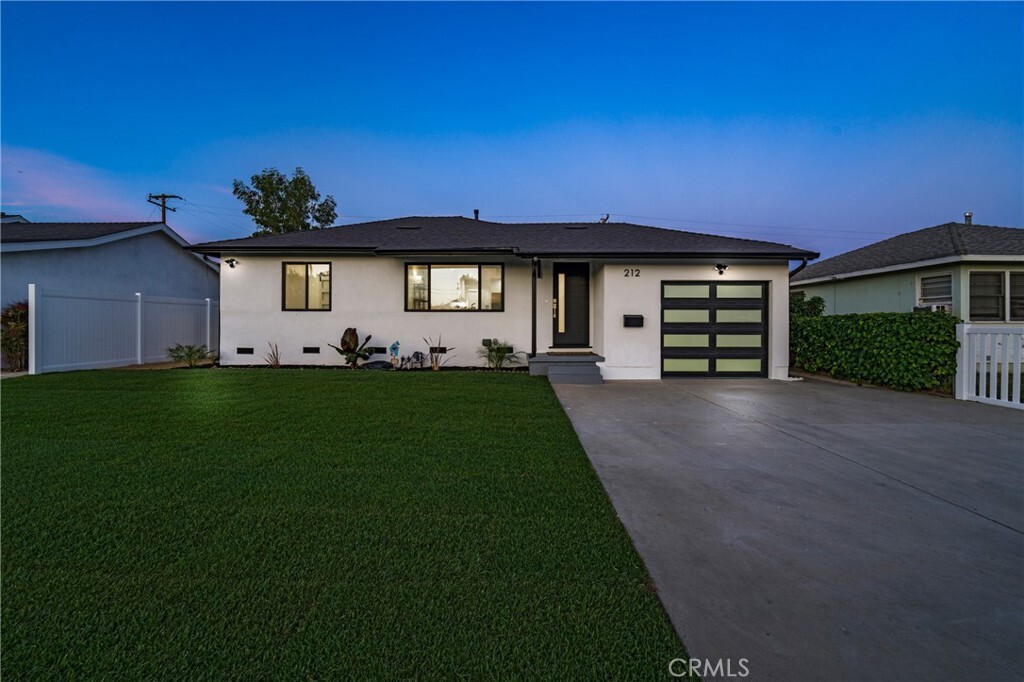Property Photo: 212 Oak Place CA 92821