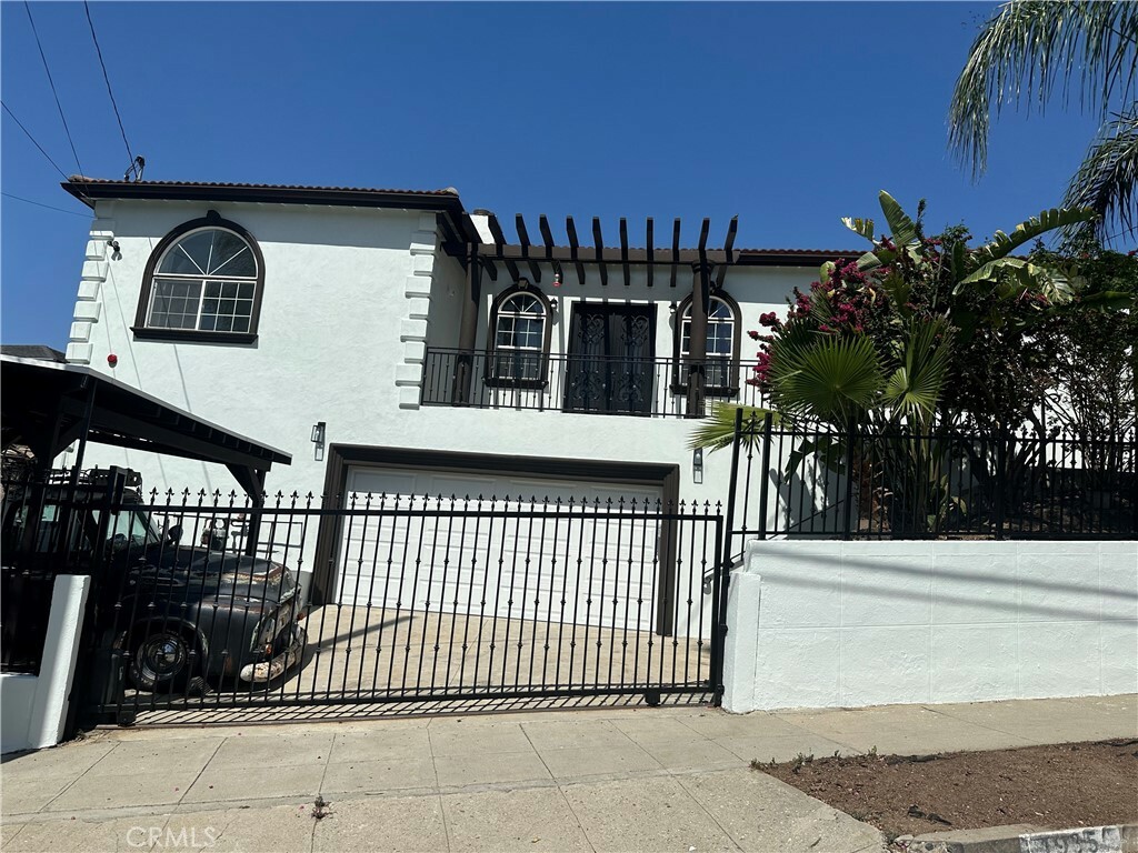 Property Photo: 1935 Wollam Street CA 90065