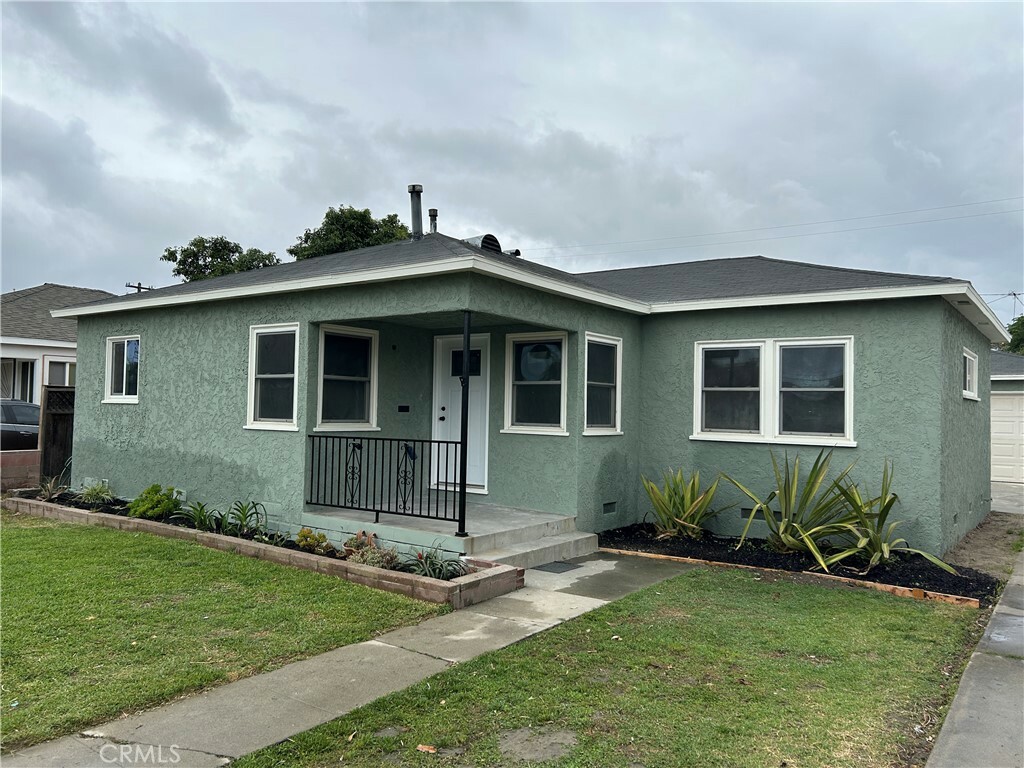 3375 Baltic Avenue  Long Beach CA 90810 photo