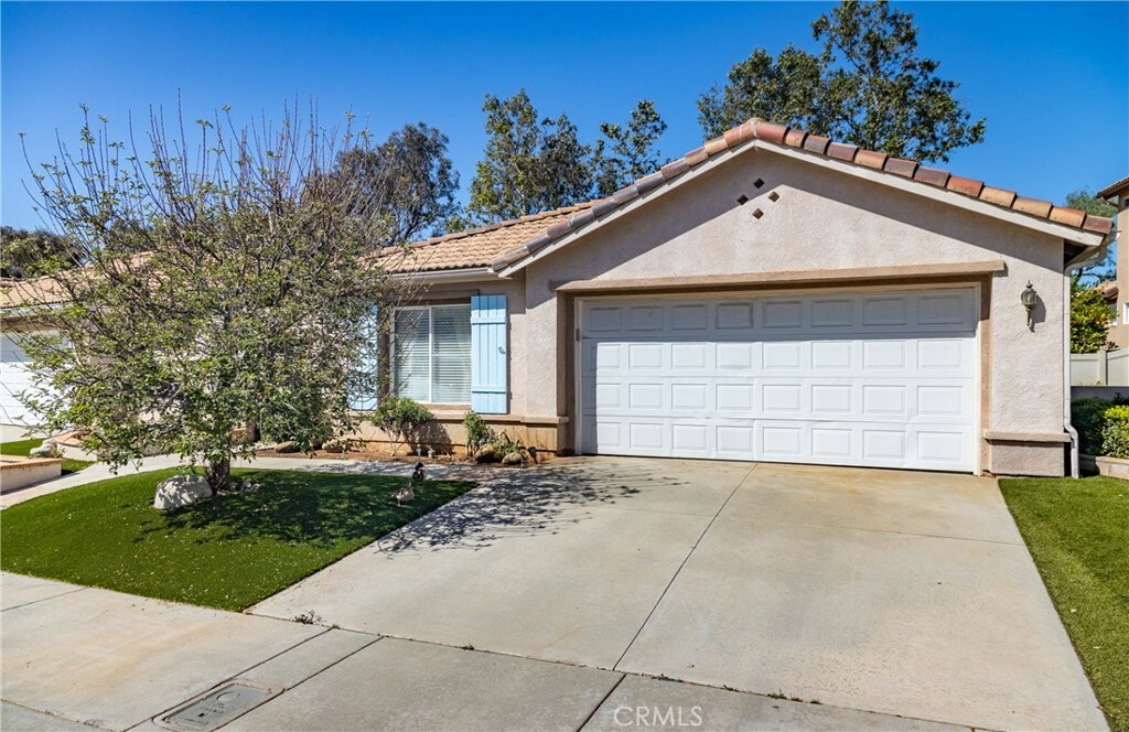Property Photo: 689 Twin Hills Drive CA 92220