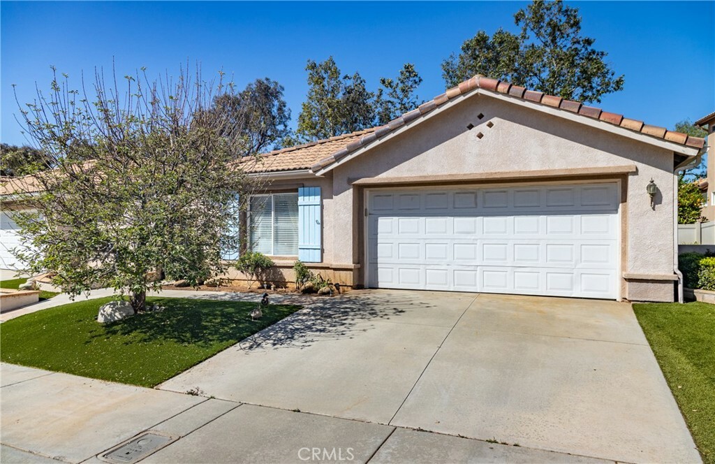 Property Photo: 689 Twin Hills Drive CA 92220