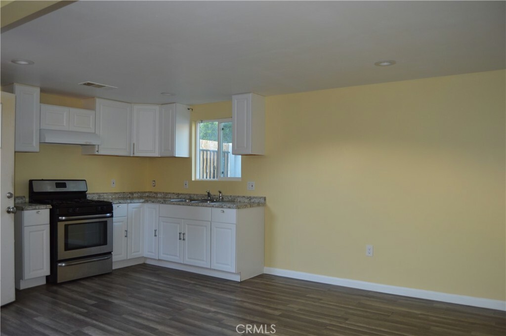Property Photo: 24758 Chestnut St CA 91321