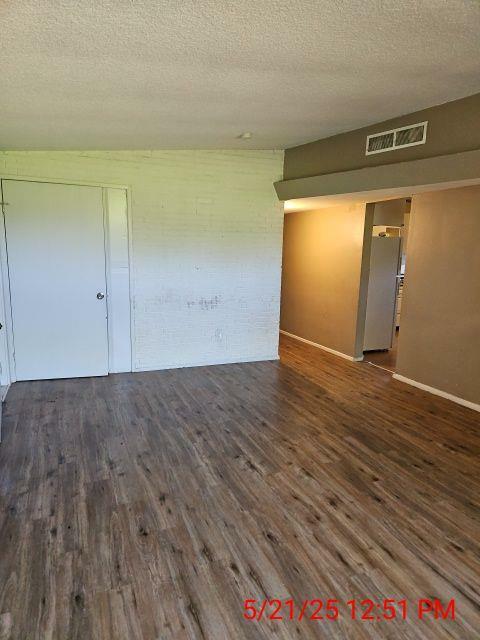 Property Photo: 8466 Alders Ave MO 63134