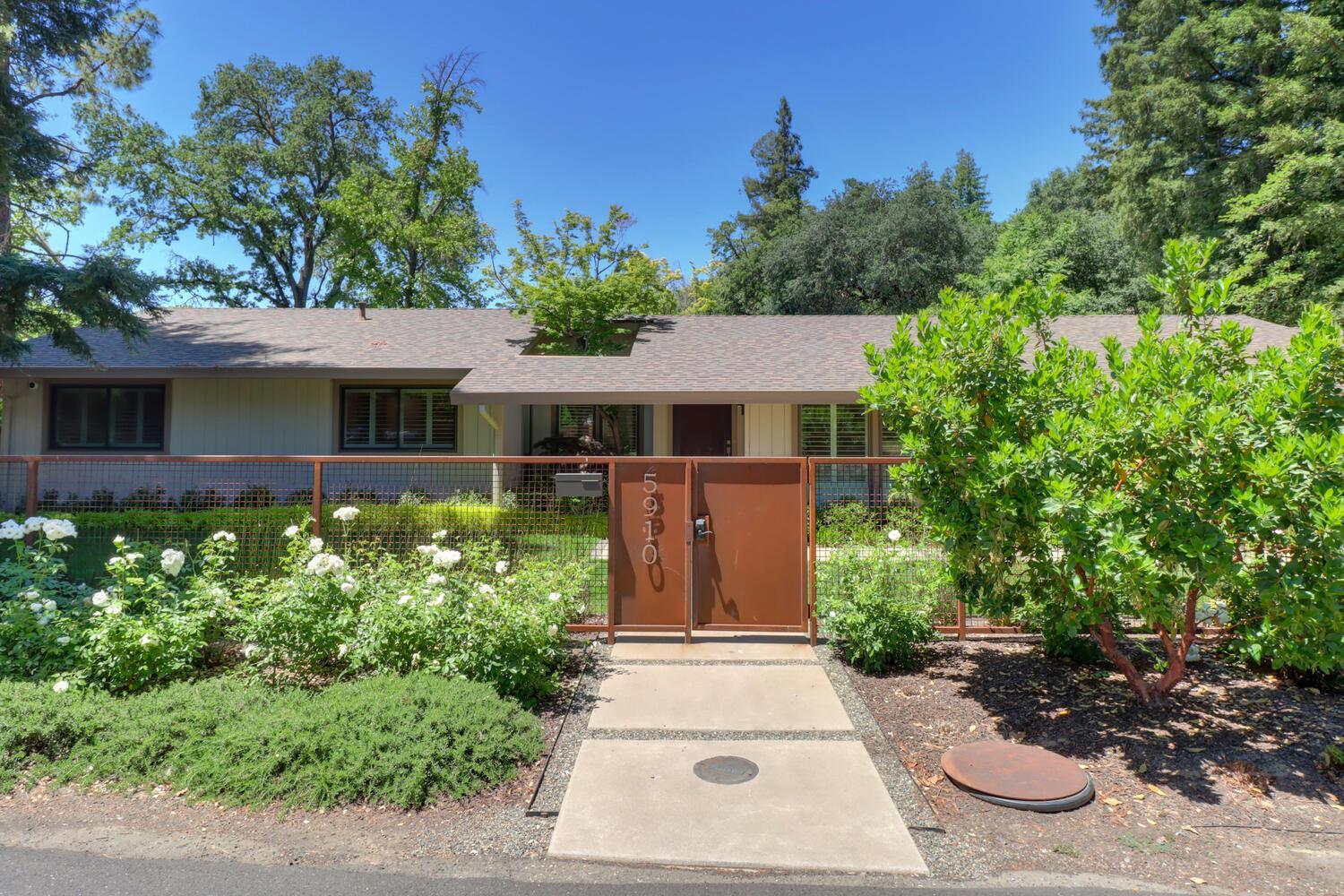 Property Photo: 5910 River Glen Court CA 95608