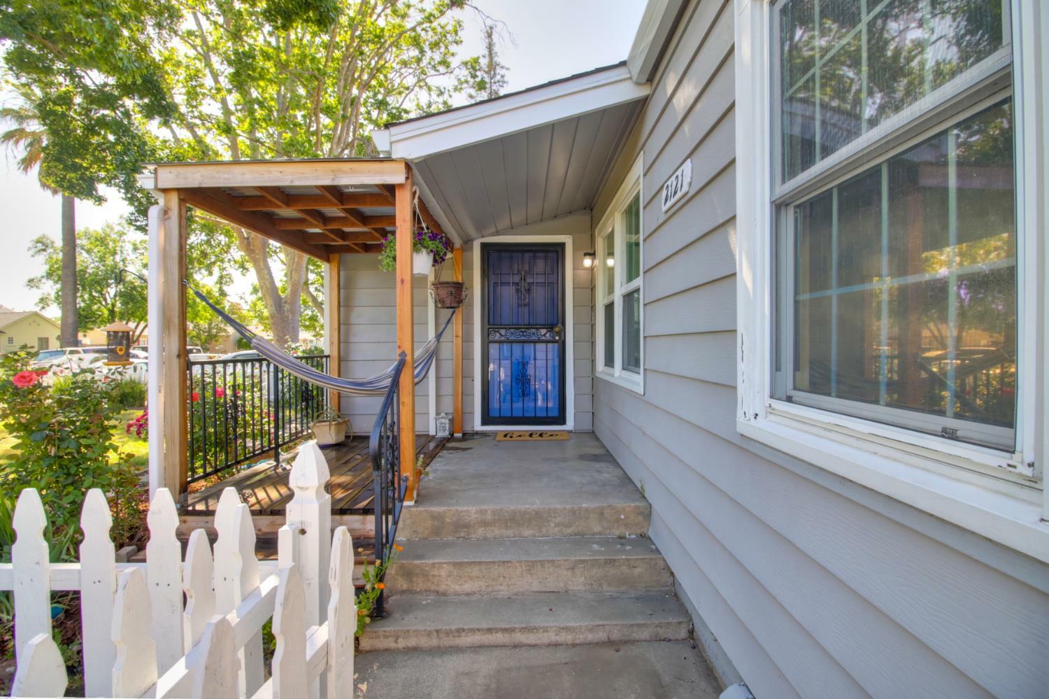 Property Photo: 2121 Juliesse Avenue CA 95821