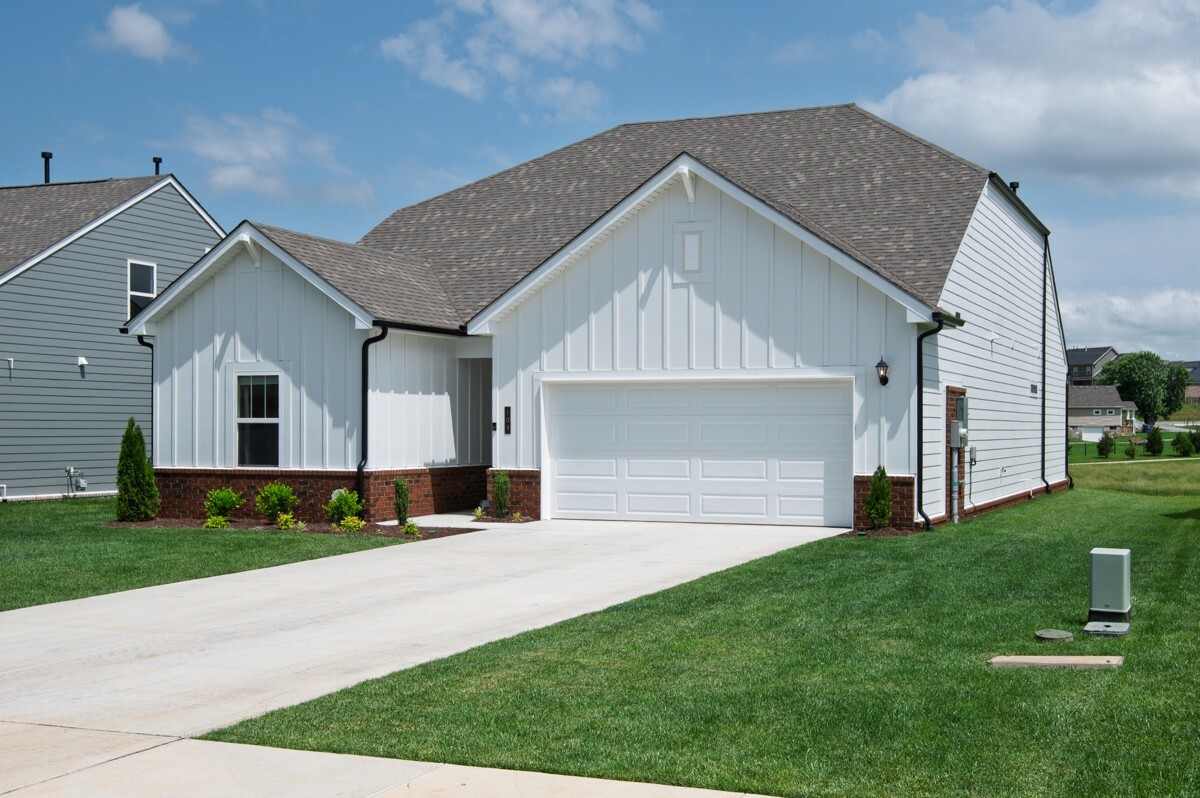 Property Photo: 109 Charlie Pl TN 37188