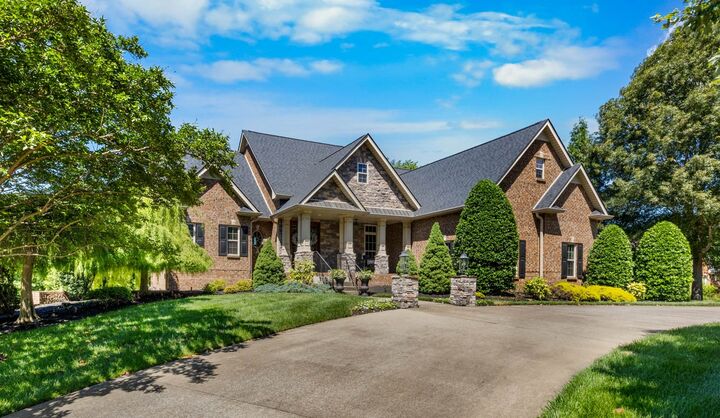 569 Pond Apple Rd  Clarksville TN 37043 photo