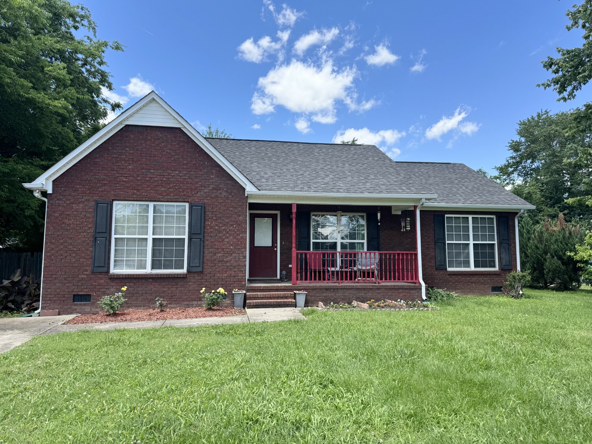Property Photo: 101 Ruben Rd TN 37174