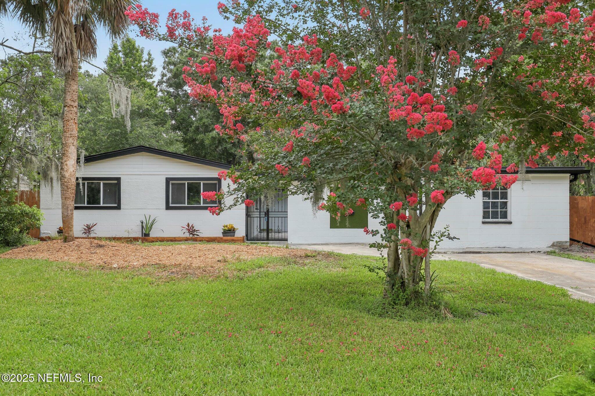Property Photo: 8151 Ladoga Avenue FL 32217