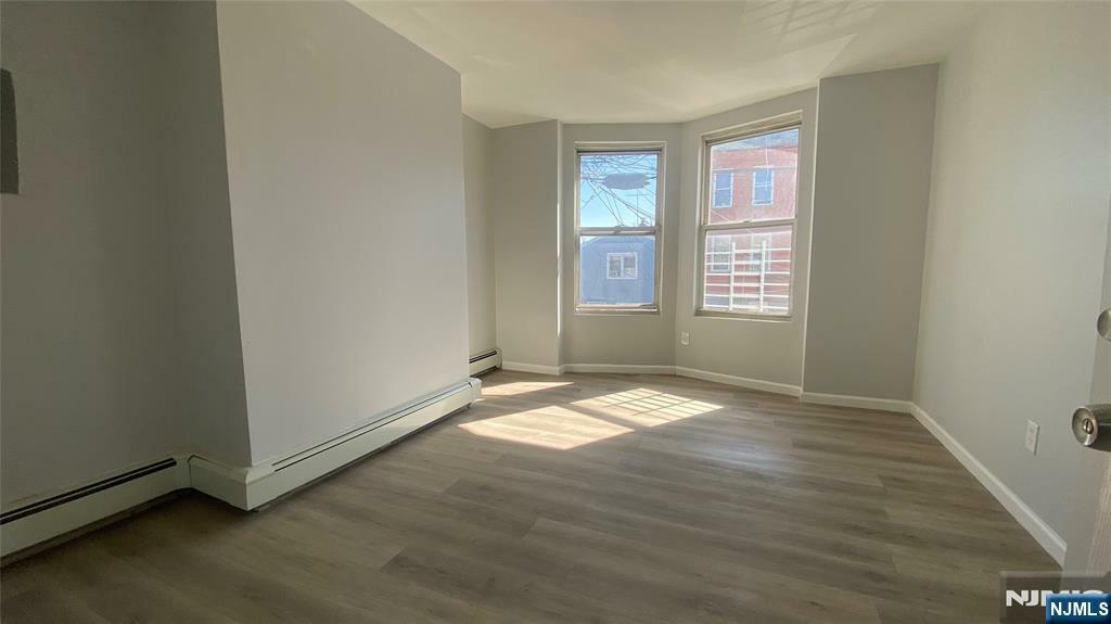 Property Photo:  41 Halstead Street 2  NJ 07032 