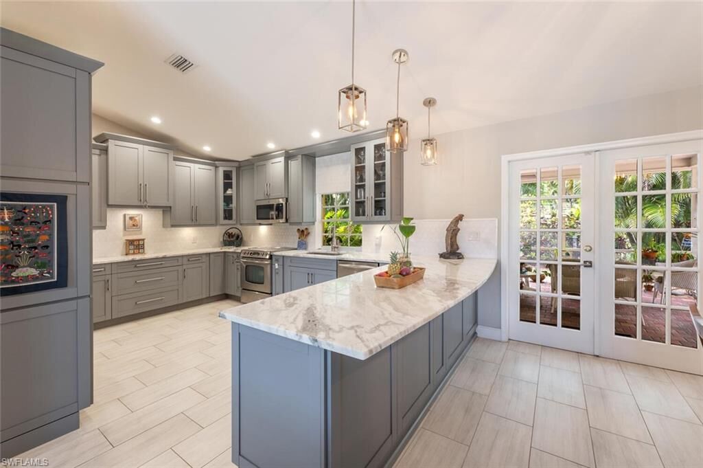 Property Photo: 1794 Knights Ct FL 34112