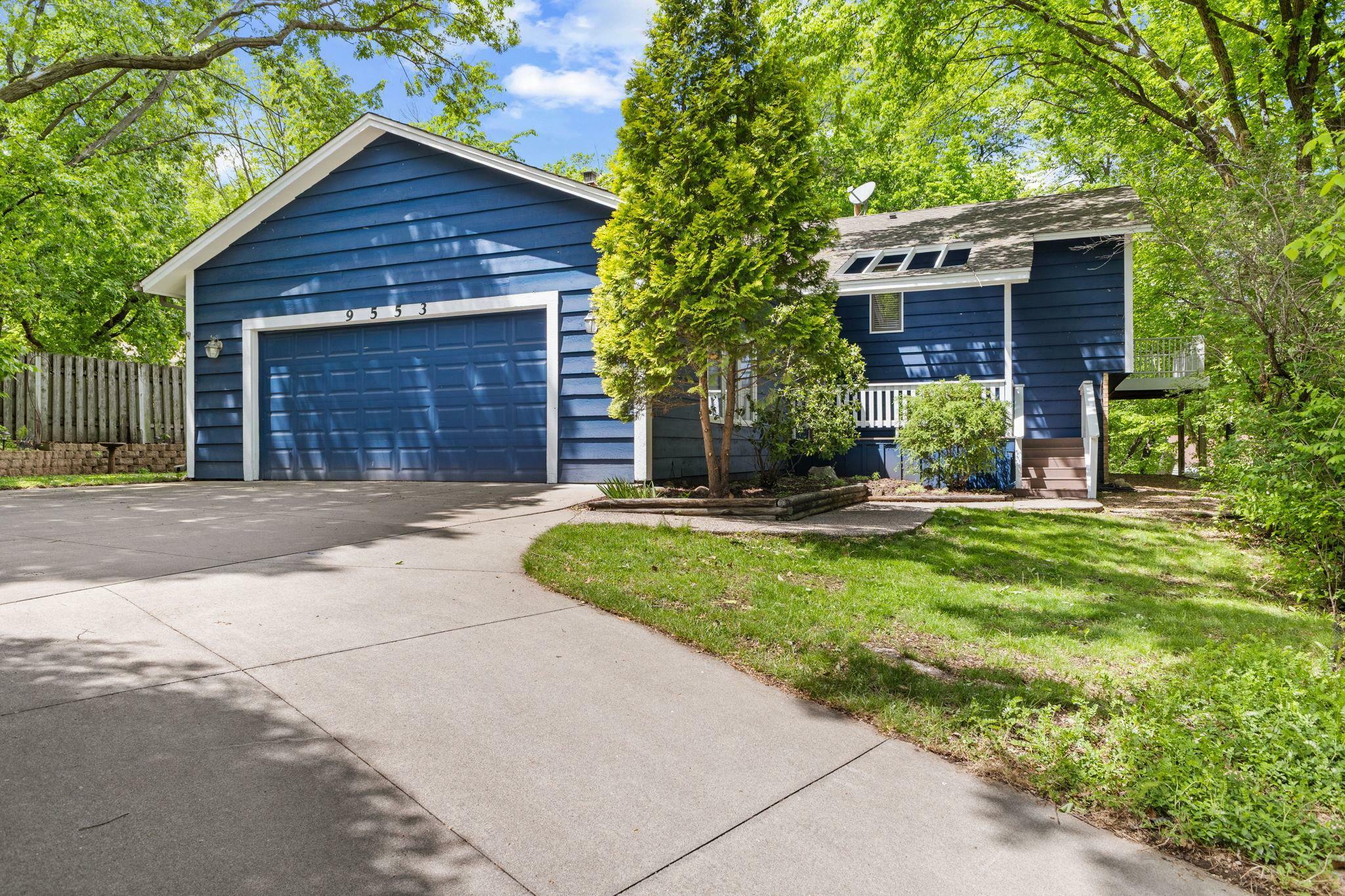 Property Photo: 9553 Woodridge Circle MN 55347